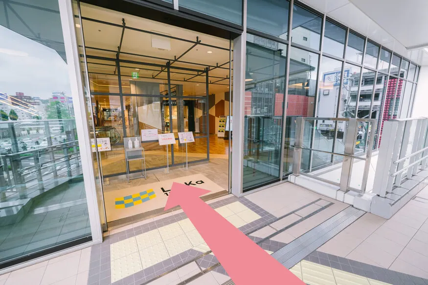 「Li-Ka 1920」の2階に入ります。